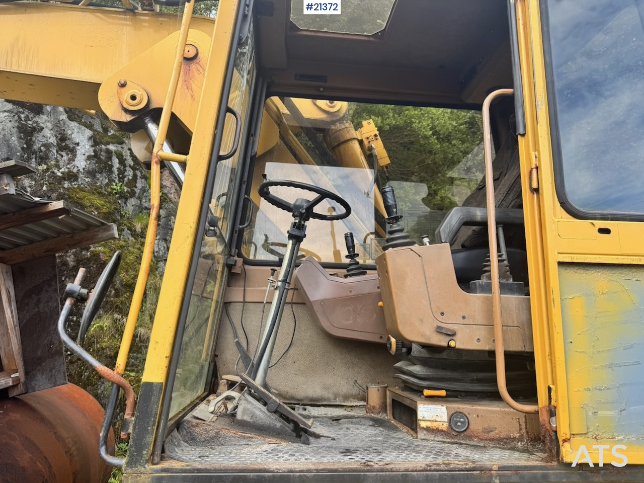 Колесен багер Caterpillar 212B: снимка 22