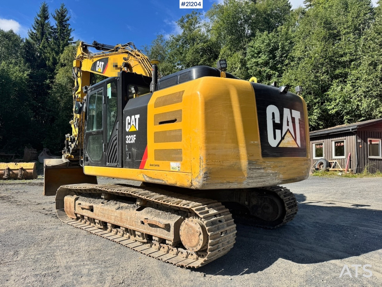 Caterpillar 323FL - Верижен багер: снимка 5 Caterpillar 323FL - Верижен багер: снимка 5