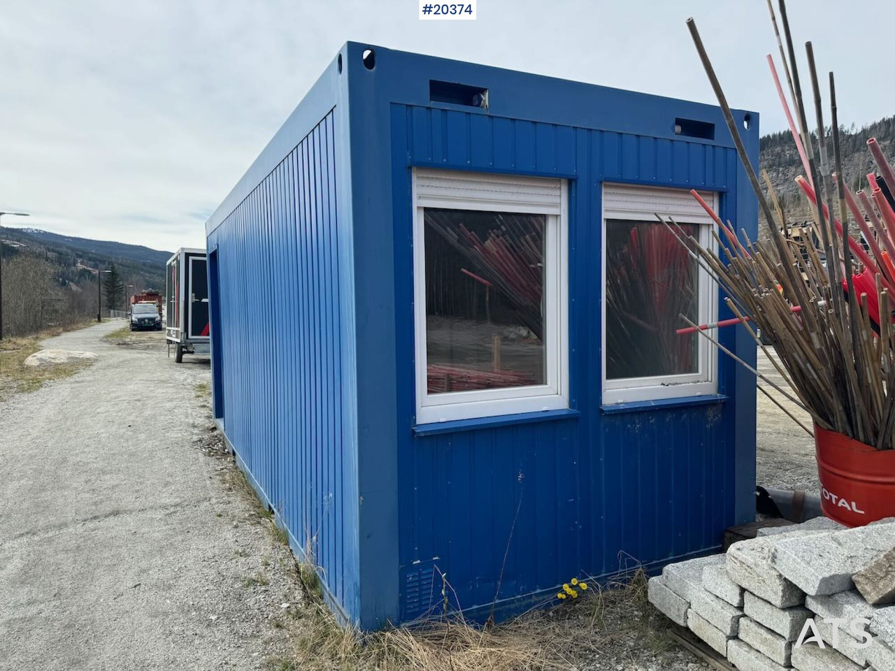 Containerbrakke med tre innganger - Жилищен контейнер: снимка 1 Containerbrakke med tre innganger - Жилищен контейнер: снимка 1