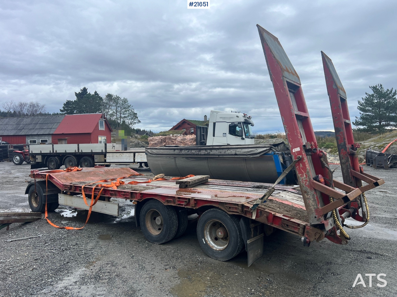 Damm 3 akslet maskinhenger m/ hydrauliske kjørebroer - Автовоз ремарке: снимка 1 Damm 3 akslet maskinhenger m/ hydrauliske kjørebroer - Автовоз ремарке: снимка 1