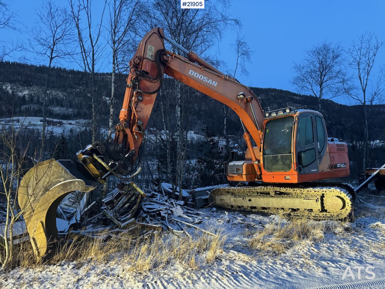 Doosan DX140LC - Верижен багер: снимка 2 Doosan DX140LC - Верижен багер: снимка 2