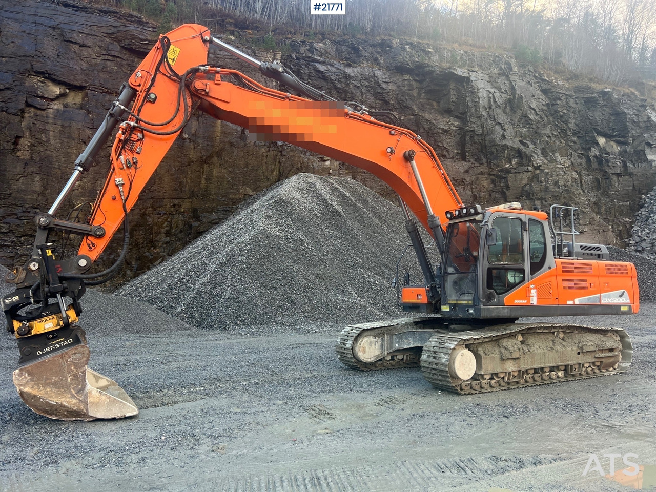 Doosan Dx300lc-5 Gravemaskin m/ rototilt og pusseskuffe - Багер: снимка 1 Doosan Dx300lc-5 Gravemaskin m/ rototilt og pusseskuffe - Багер: снимка 1