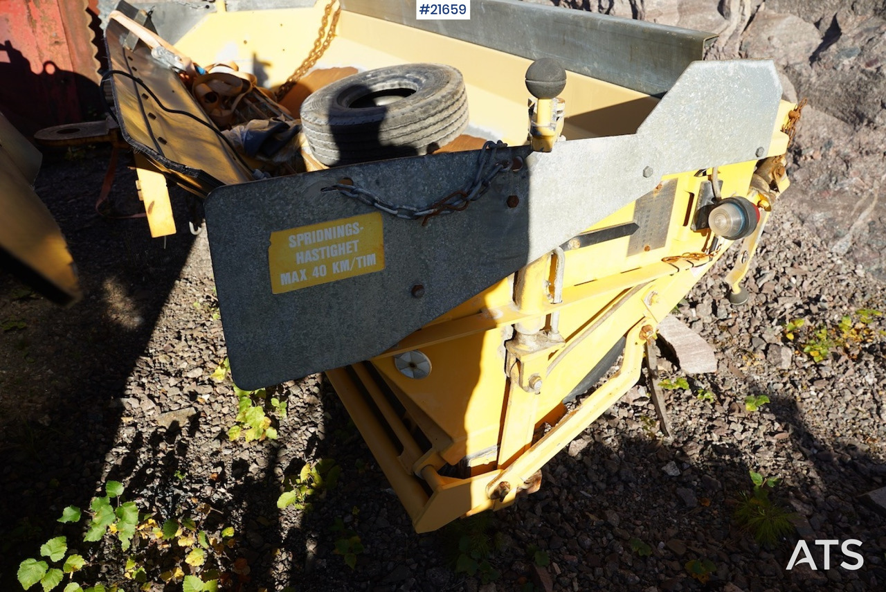 Машина за разпръскване на сол/ Пясък Falköping Falköping sandstrøer for lastebil type LB1000: снимка 14