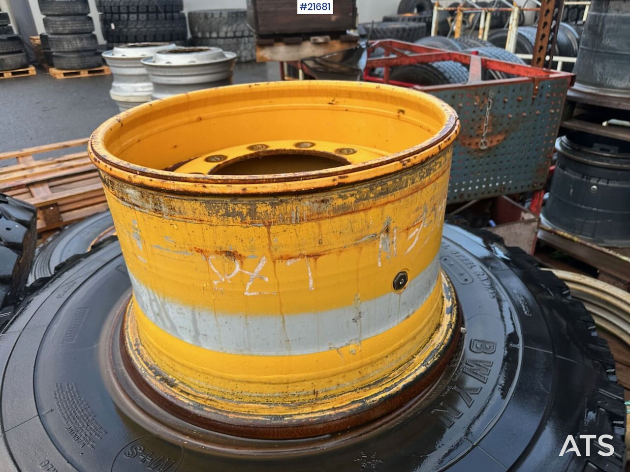 Hilo Dekkene har stått på en Volvo L60E - Гуми и джанти за Строителна техника: снимка 5 Hilo Dekkene har stått på en Volvo L60E - Гуми и джанти за Строителна техника: снимка 5