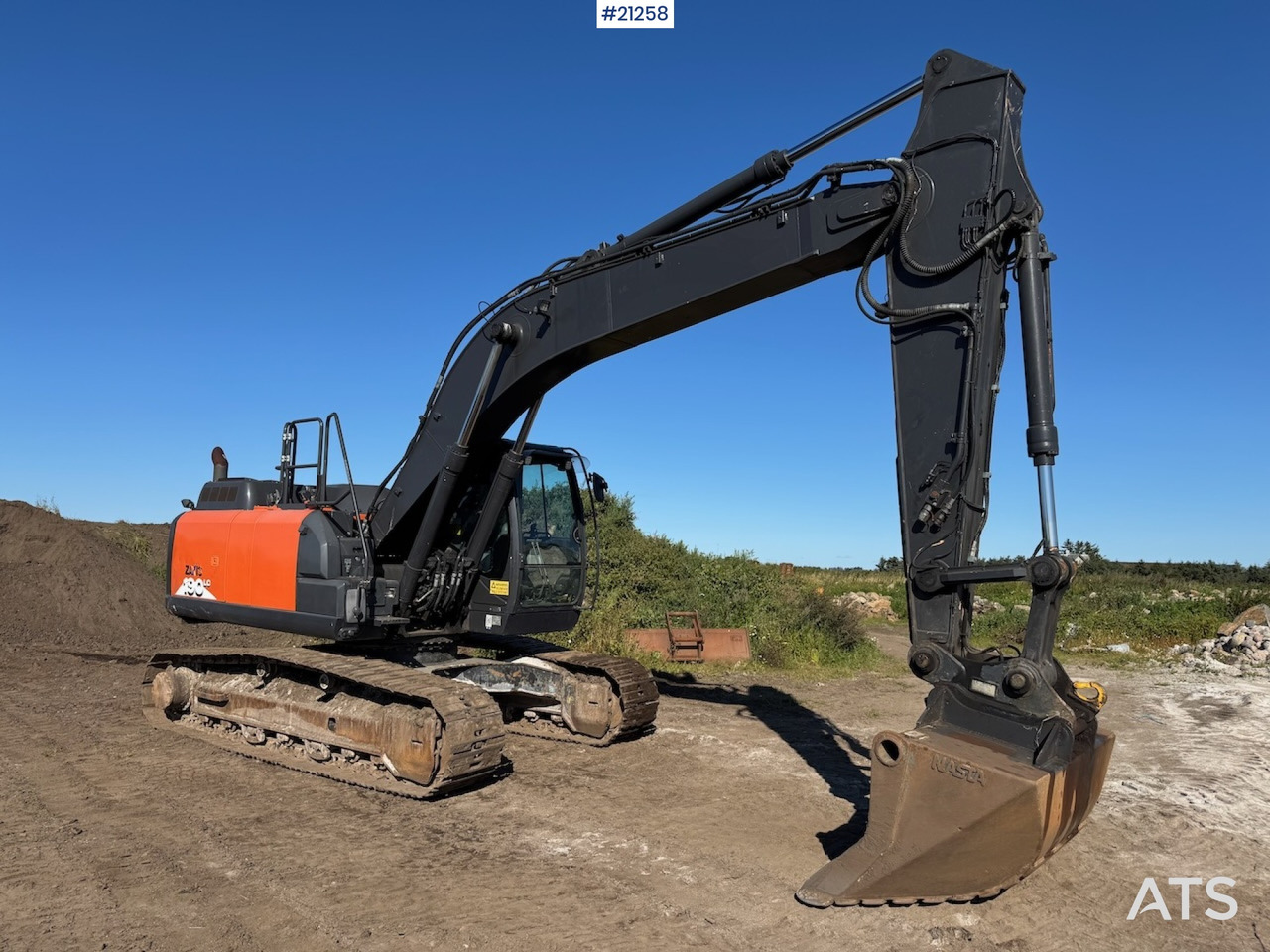 Hitachi ZX 190 LC-6 med Engcon rototilt og graveskuffe. - Багер: снимка 4 Hitachi ZX 190 LC-6 med Engcon rototilt og graveskuffe. - Багер: снимка 4