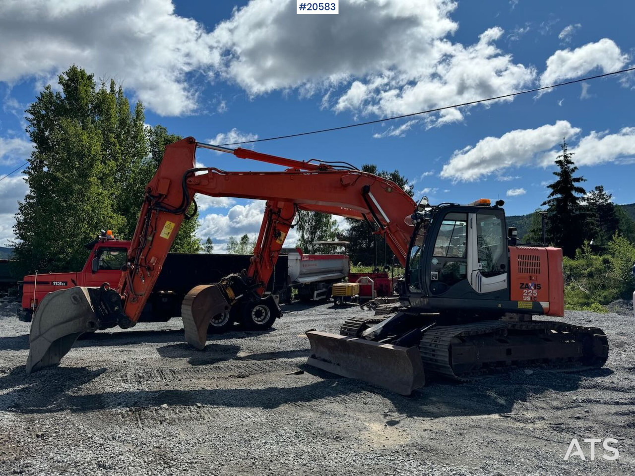 Багер Hitachi ZX225: снимка 1