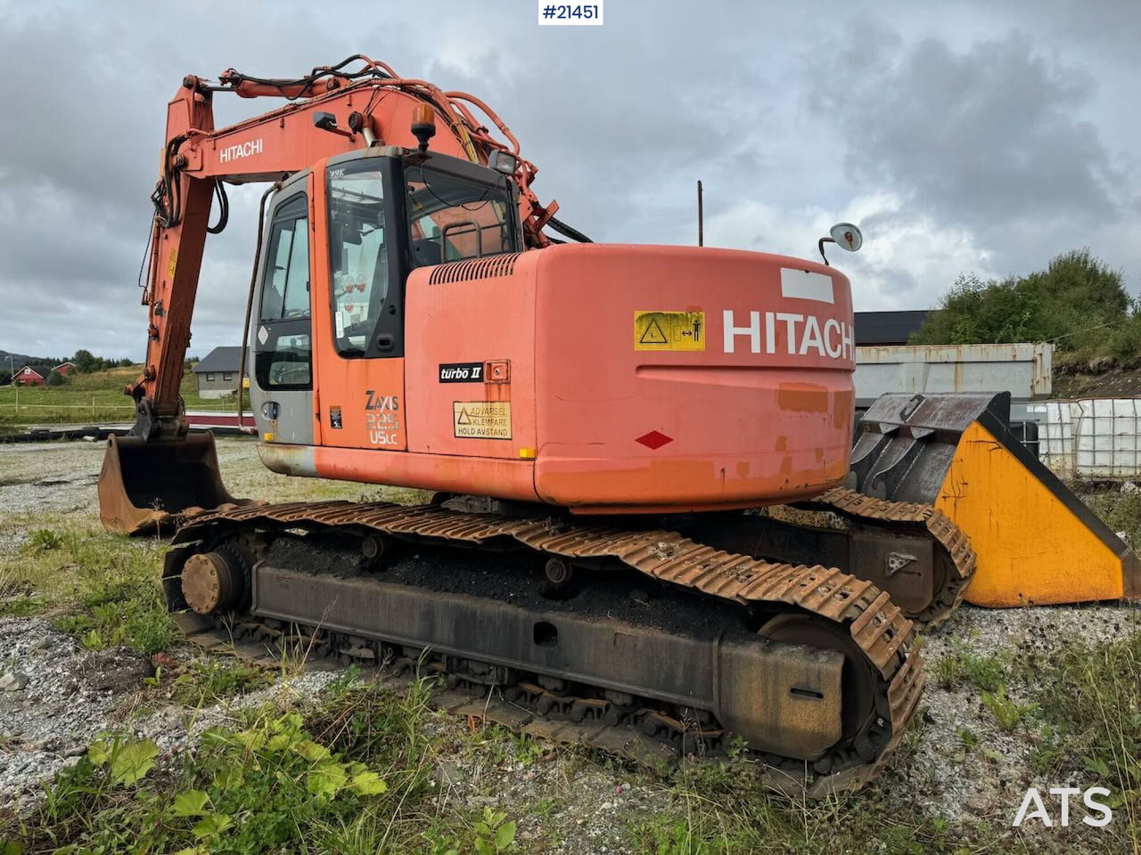 Hitachi ZX225 US - Верижен багер: снимка 3 Hitachi ZX225 US - Верижен багер: снимка 3
