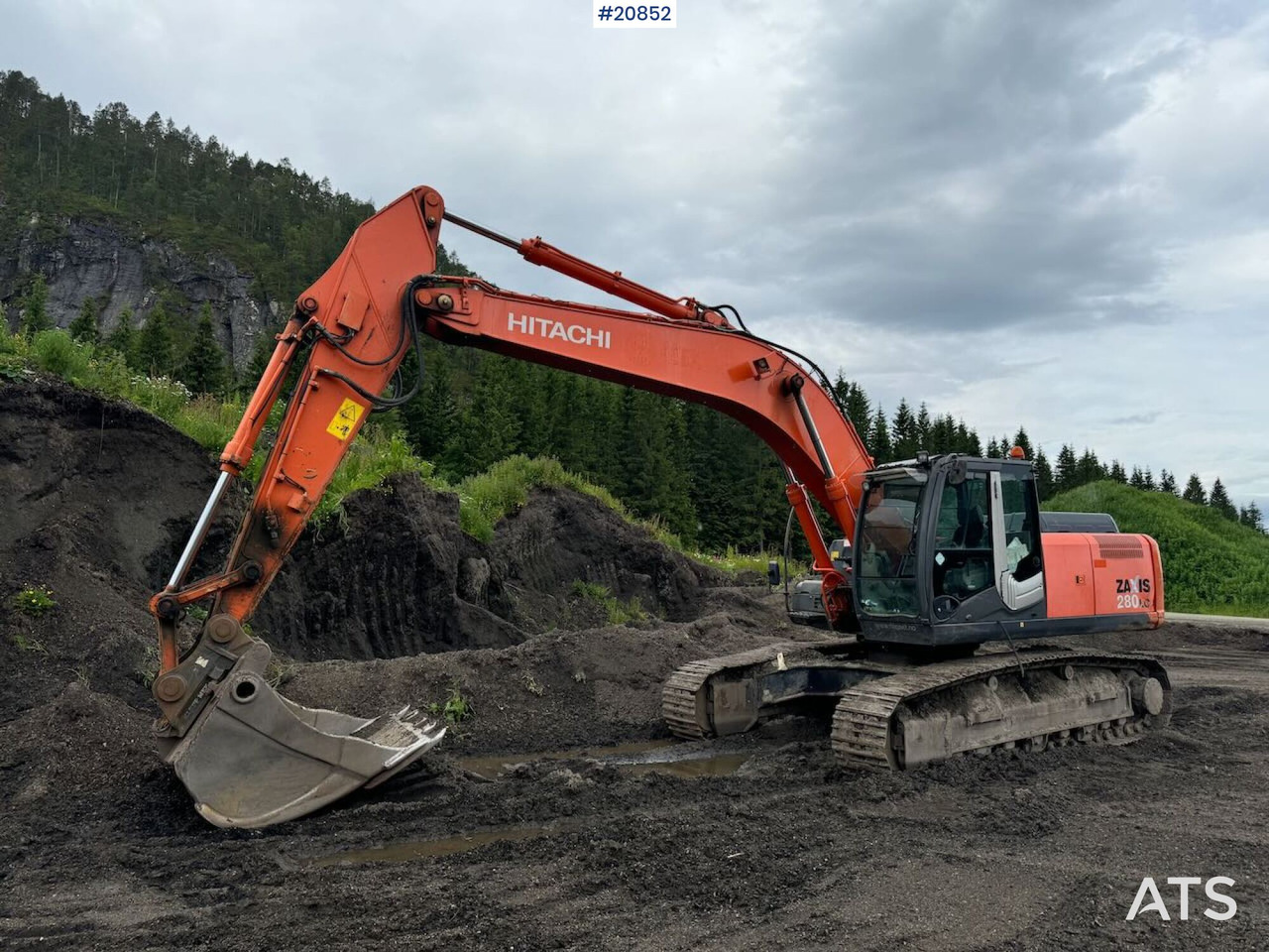 Hitachi ZX280LC-3 - Верижен багер: снимка 2 Hitachi ZX280LC-3 - Верижен багер: снимка 2