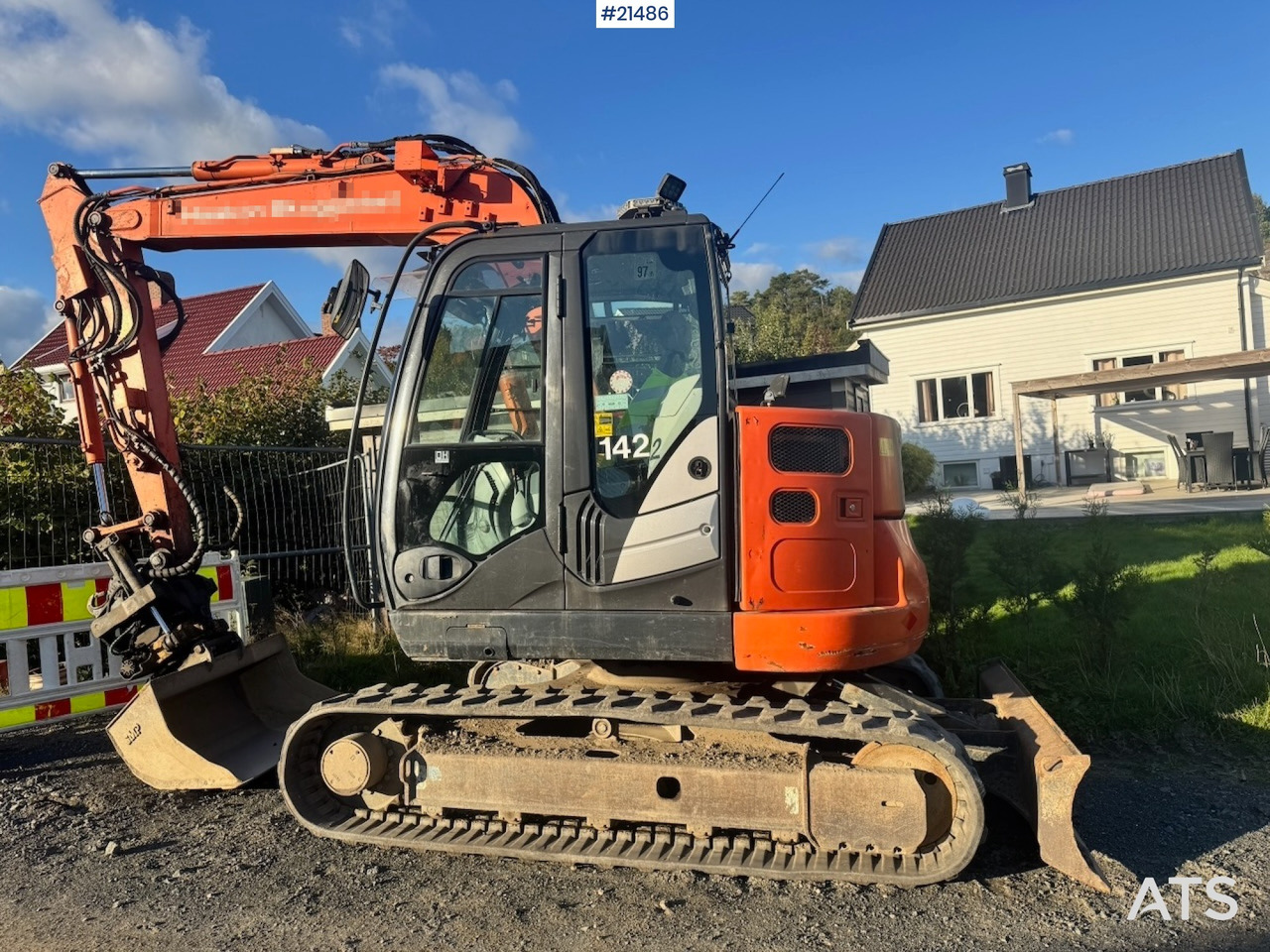 Hitachi ZX85US-5A - Верижен багер: снимка 3 Hitachi ZX85US-5A - Верижен багер: снимка 3