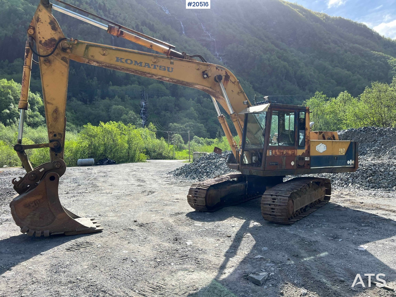 Komatsu PC200-3 - Багер: снимка 1 Komatsu PC200-3 - Багер: снимка 1