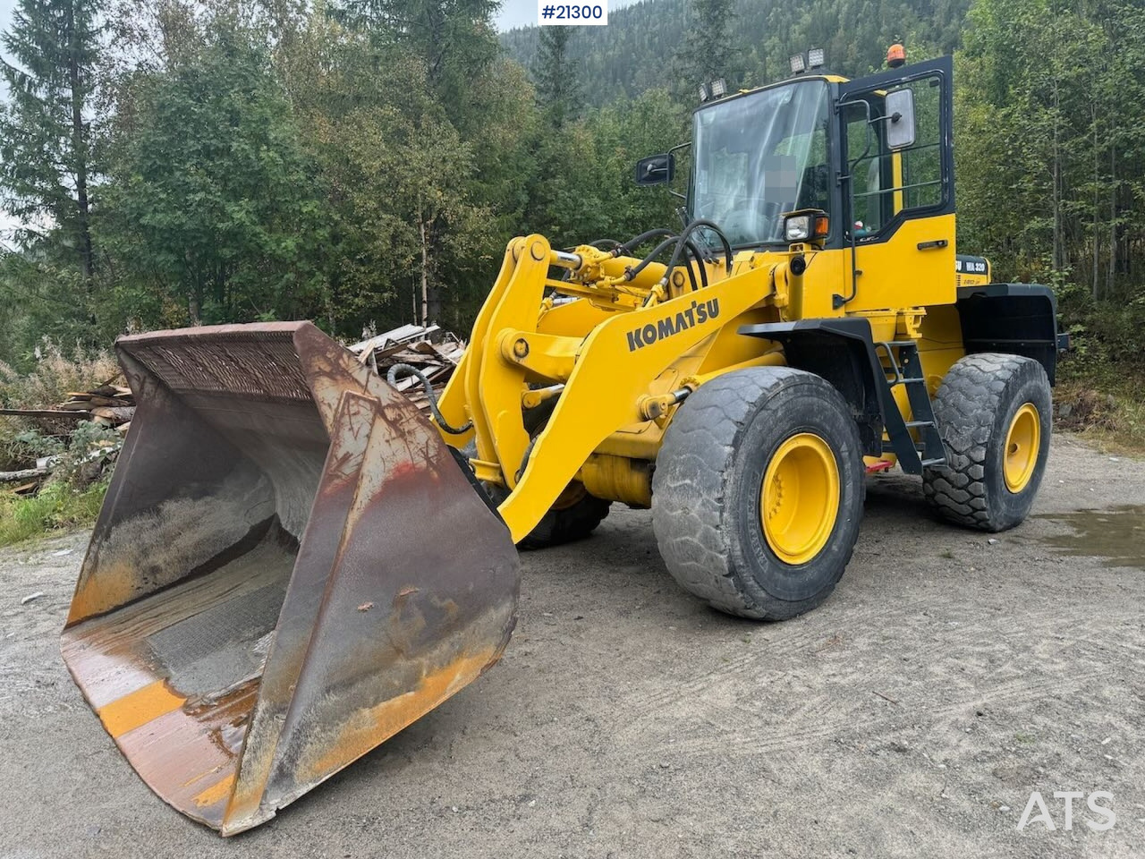 Komatsu WA320-3H - Колесен товарач: снимка 1 Komatsu WA320-3H - Колесен товарач: снимка 1