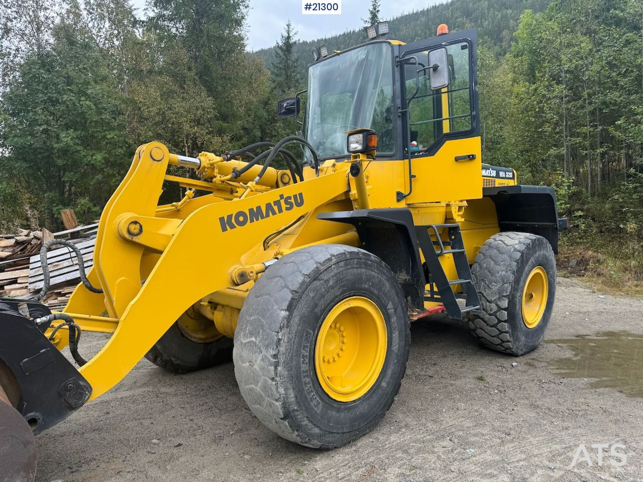 Komatsu WA320-3H - Колесен товарач: снимка 2 Komatsu WA320-3H - Колесен товарач: снимка 2