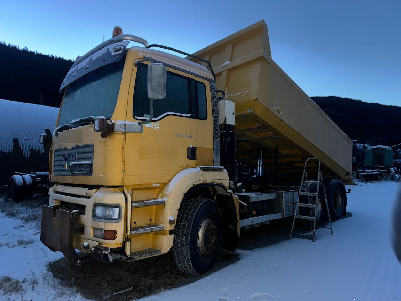 MAN TGA 28.410 6x2 Brøyterigget Tippbil. Rep objekt. - Самосвал камион: снимка 2 MAN TGA 28.410 6x2 Brøyterigget Tippbil. Rep objekt. - Самосвал камион: снимка 2