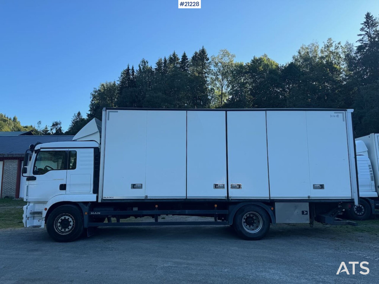 MAN TGM 18.290 - Камион фургон: снимка 2 MAN TGM 18.290 - Камион фургон: снимка 2