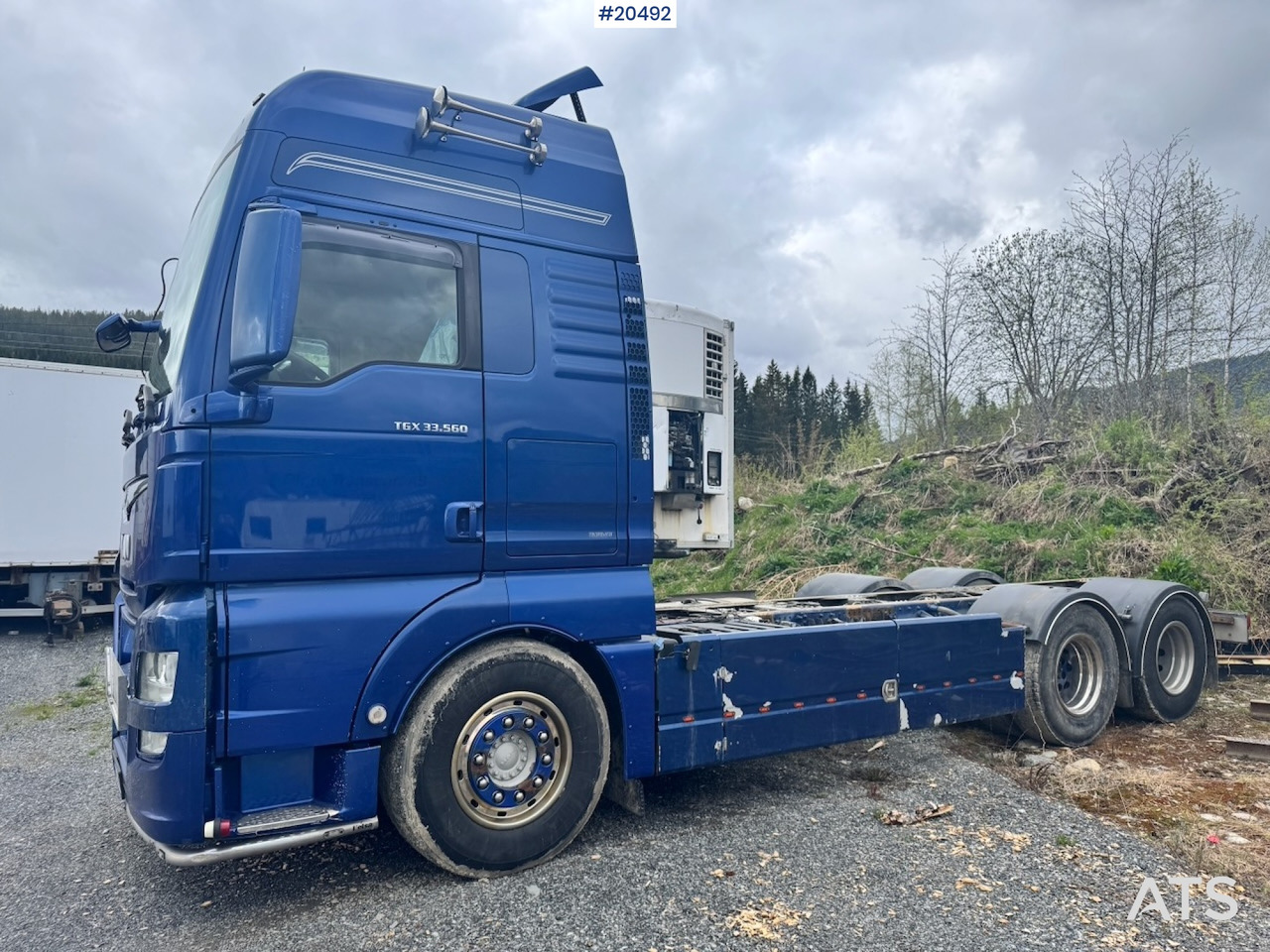 MAN TGX 33.560 - Шаси кабина: снимка 2 MAN TGX 33.560 - Шаси кабина: снимка 2