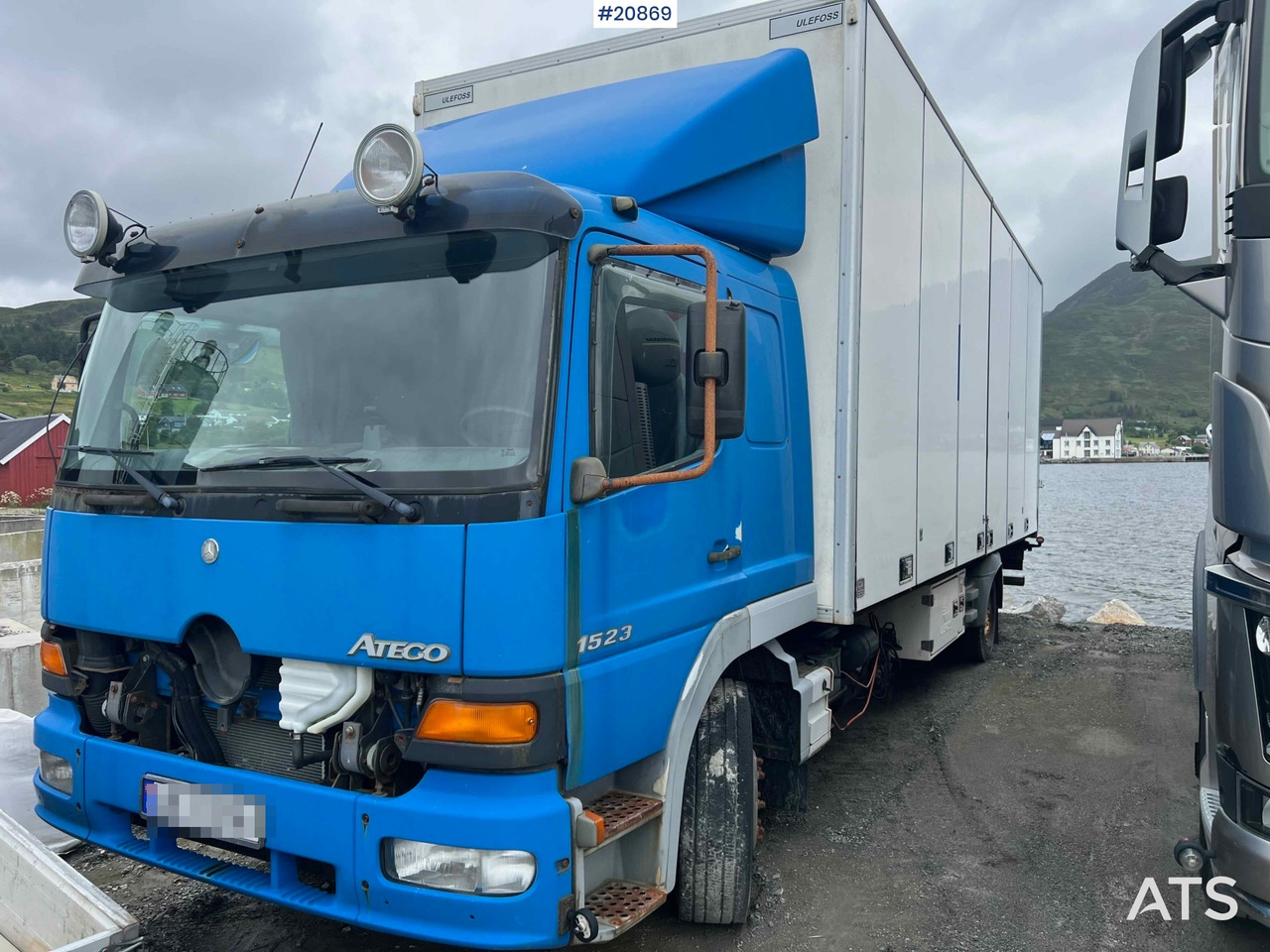 Mercedes 1523 4x2 skapbil m/ full sideåpning og lift Rep.objekt - Камион фургон: снимка 1 Mercedes 1523 4x2 skapbil m/ full sideåpning og lift Rep.objekt - Камион фургон: снимка 1