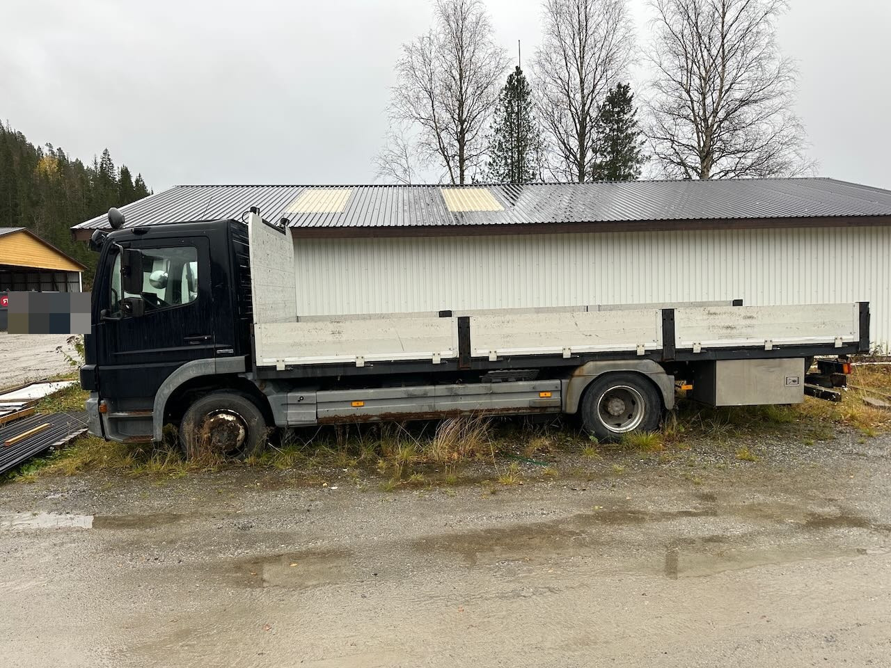 Mercedes 1524 L planbil m/ ny kompressor og vinterdekk. Ikke EU godkjent. - Бордови камион: снимка 3 Mercedes 1524 L planbil m/ ny kompressor og vinterdekk. Ikke EU godkjent. - Бордови камион: снимка 3