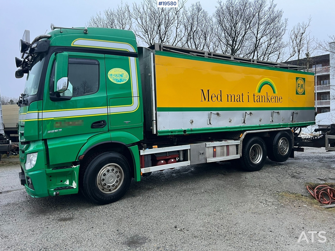 Mercedes Actros - Камион цистерна: снимка 1 Mercedes Actros - Камион цистерна: снимка 1
