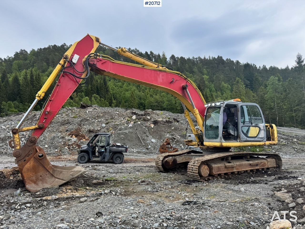 New Holland kobelco E305B - Багер: снимка 2 New Holland kobelco E305B - Багер: снимка 2