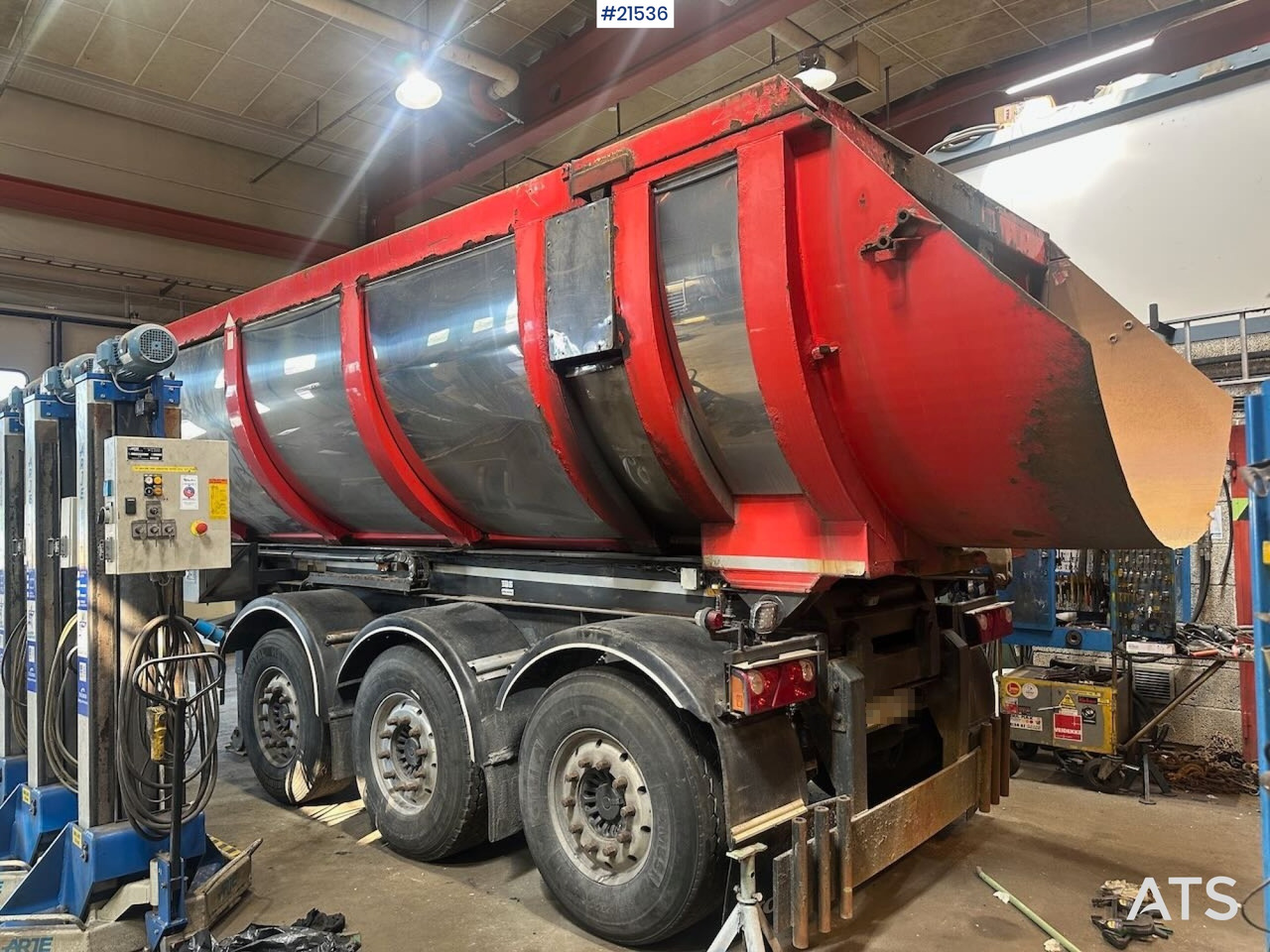 Nor-Slep SE-42 3 akslet tippsemi m/ kapellduk - Самосвал полуремарке: снимка 2 Nor-Slep SE-42 3 akslet tippsemi m/ kapellduk - Самосвал полуремарке: снимка 2