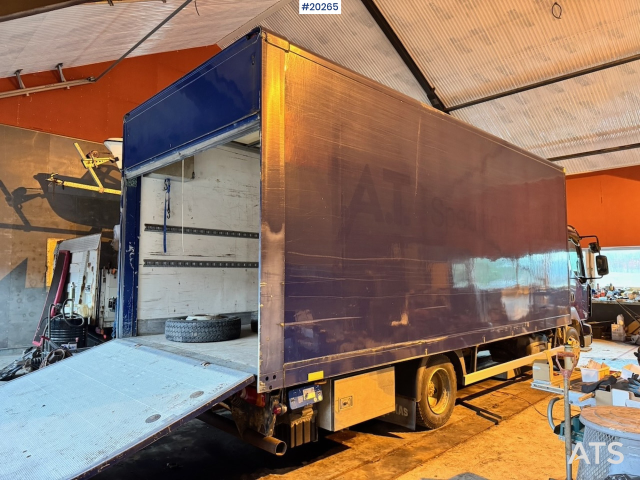 Renault midlum 220.08 - Камион фургон: снимка 3 Renault midlum 220.08 - Камион фургон: снимка 3