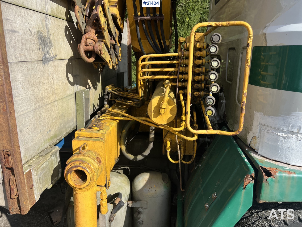 Scania LB 81 6x2 Kranbil m/ 10t/m kran og tipp Rep.Objekt - Камион с кран: снимка 4 Scania LB 81 6x2 Kranbil m/ 10t/m kran og tipp Rep.Objekt - Камион с кран: снимка 4