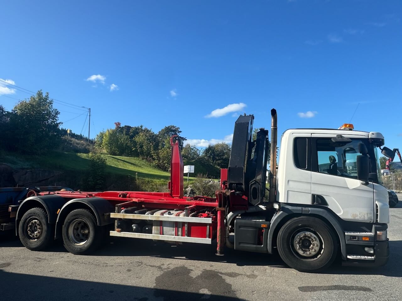 Scania P340 - Камион с кран: снимка 4 Scania P340 - Камион с кран: снимка 4