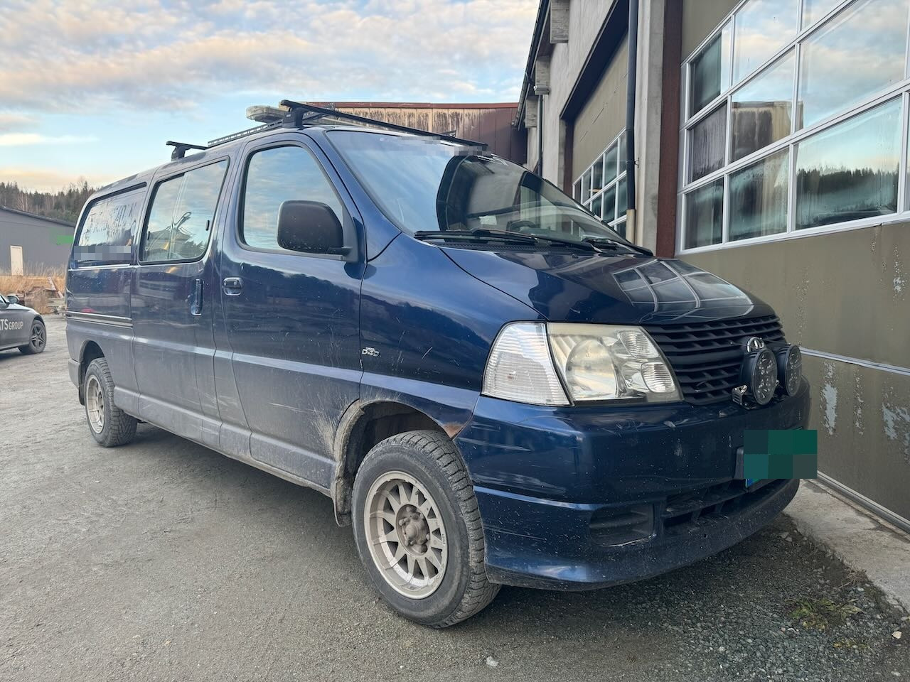 Toyota HIACE - Товарен бус: снимка 2 Toyota HIACE - Товарен бус: снимка 2
