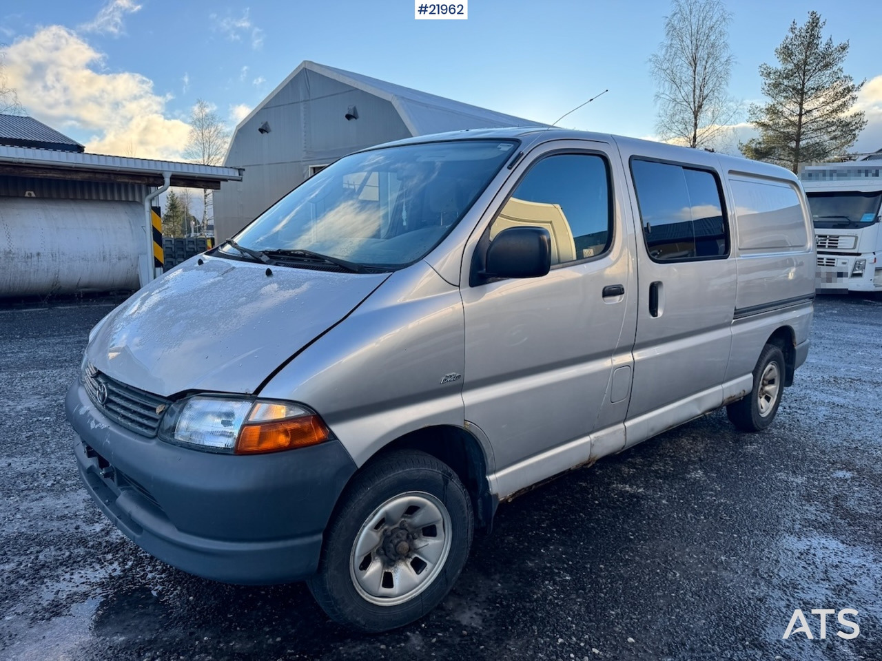 Toyota HIACE - Товарен бус: снимка 2 Toyota HIACE - Товарен бус: снимка 2