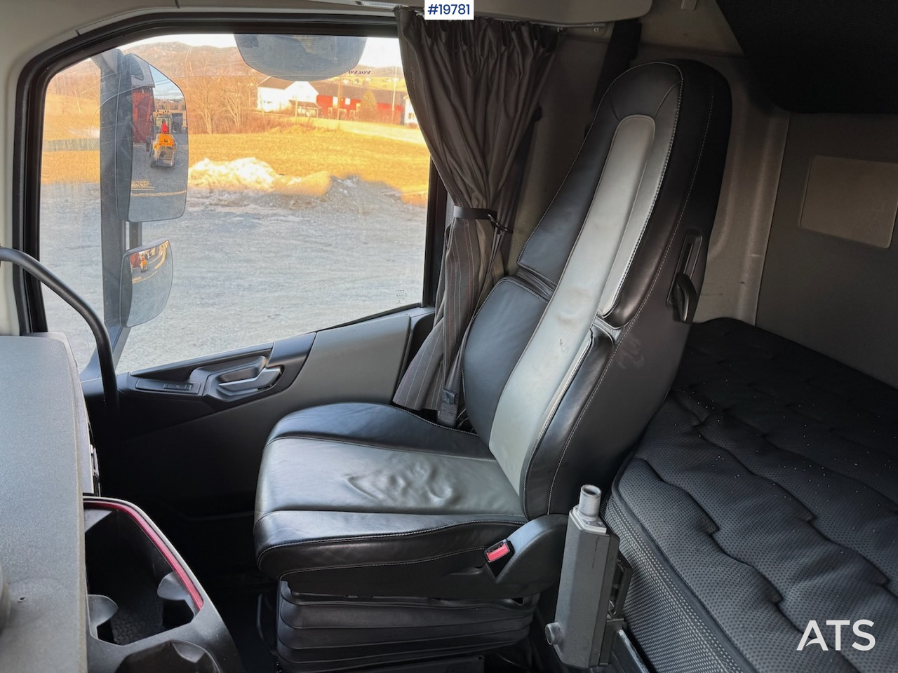 Влекач Volvo FH 540: снимка 27