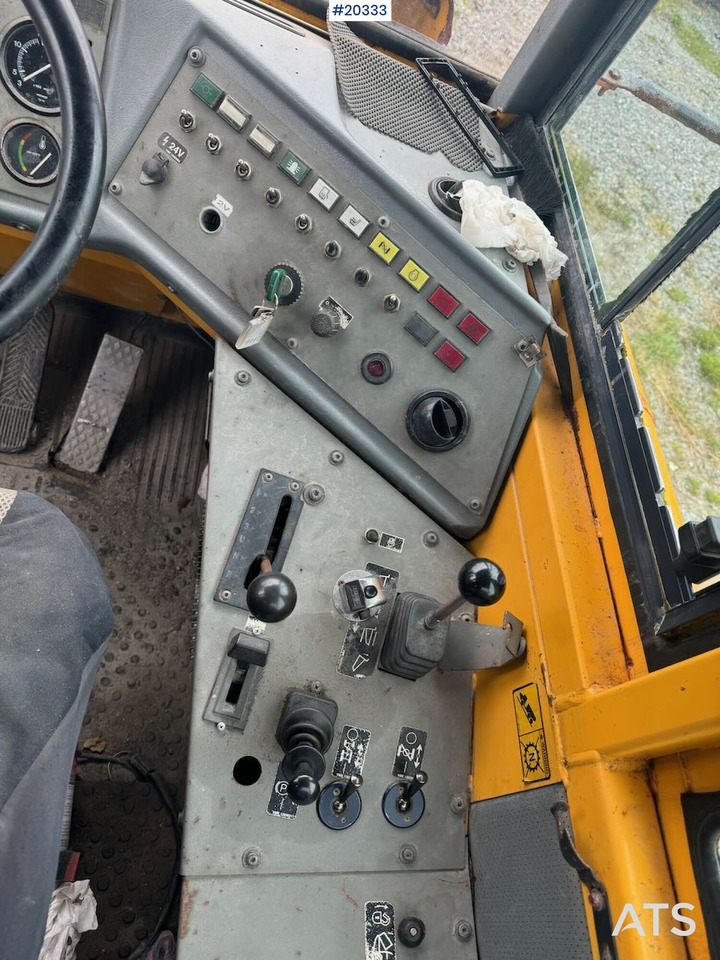 Самосвал Volvo A25C: снимка 28