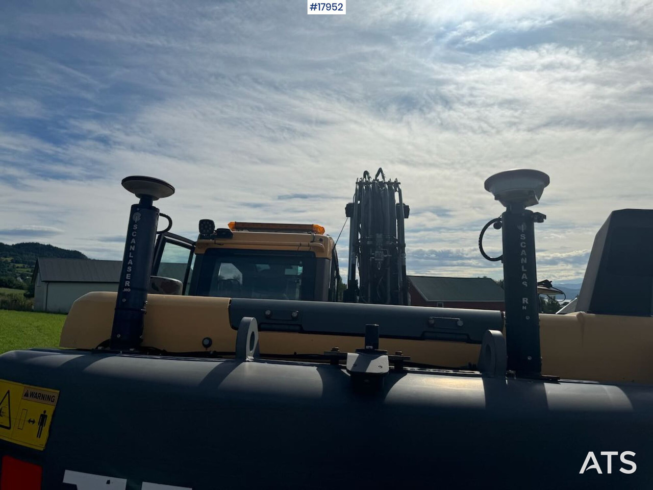 Верижен багер Volvo EC160DL: снимка 14