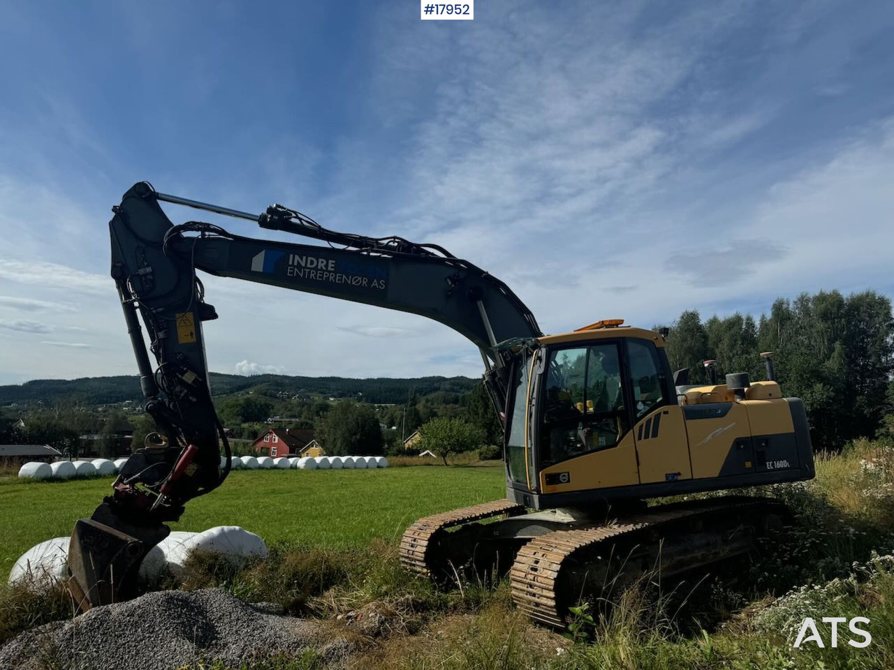 Верижен багер Volvo EC160DL: снимка 15