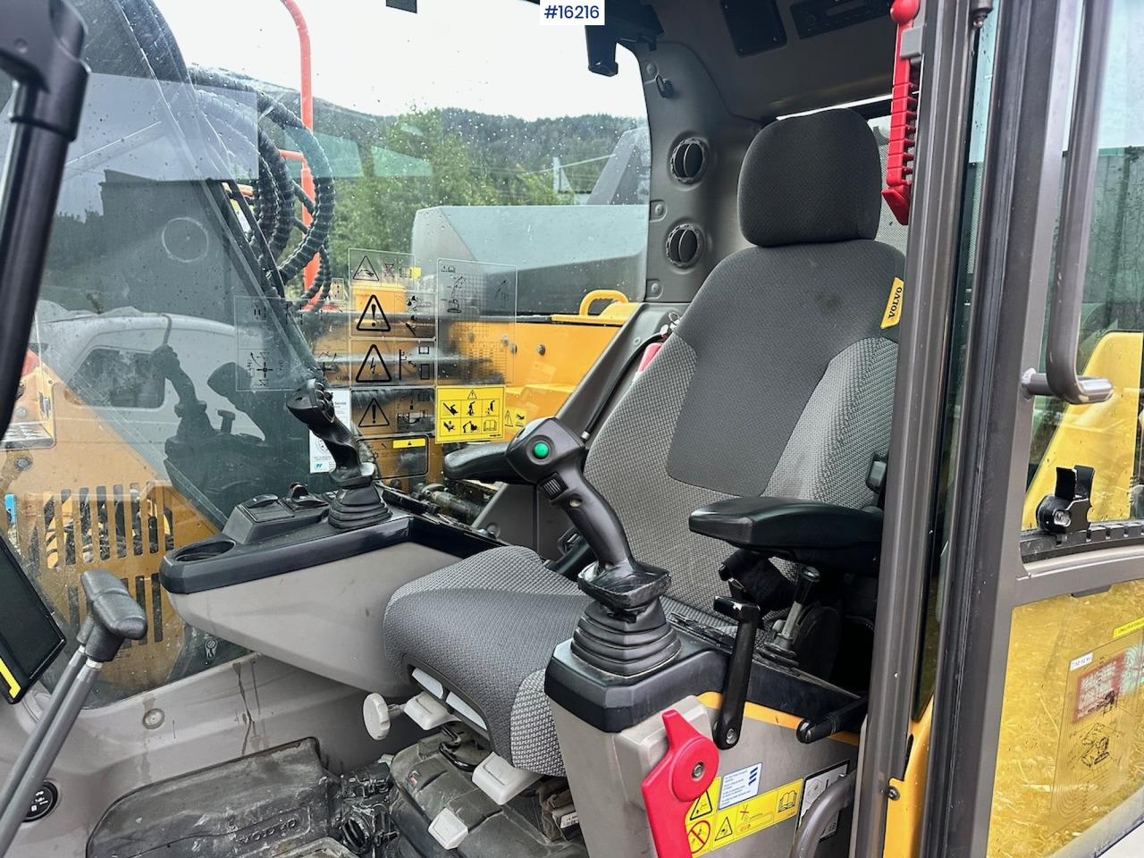 Багер Volvo ECR145: снимка 32
