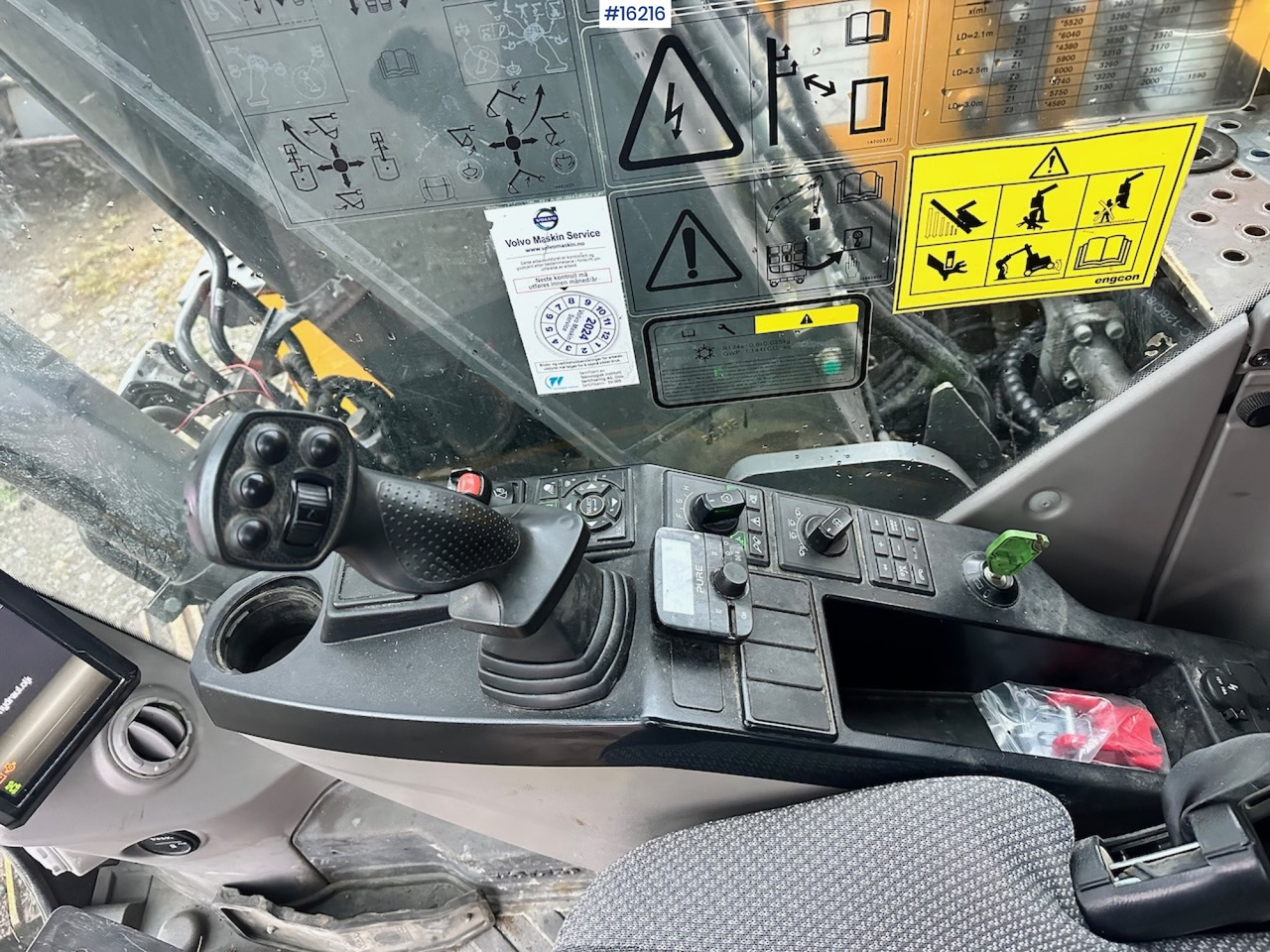 Багер Volvo ECR145: снимка 34