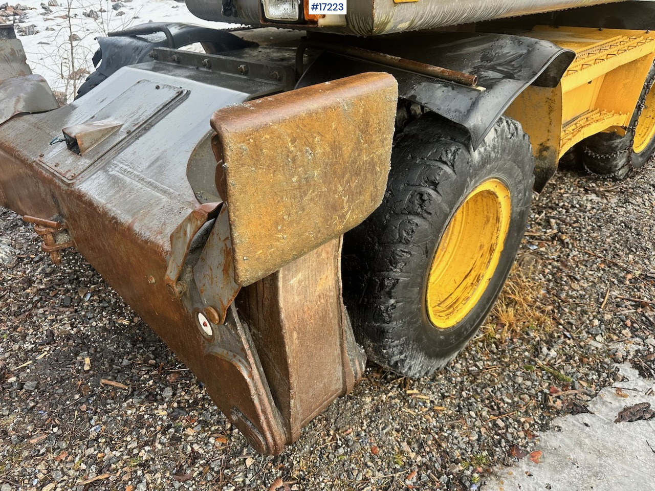 Колесен багер Volvo EW160B: снимка 13