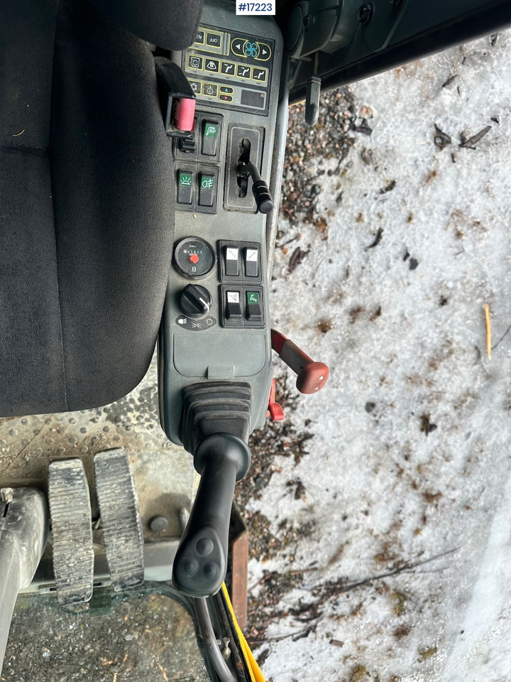 Колесен багер Volvo EW160B: снимка 37