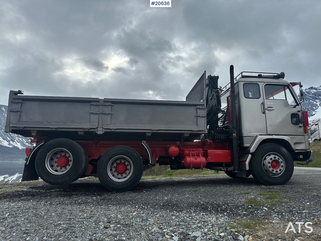 Volvo F89 46 - Бордови камион, Камион с кран: снимка 5 Volvo F89 46 - Бордови камион, Камион с кран: снимка 5