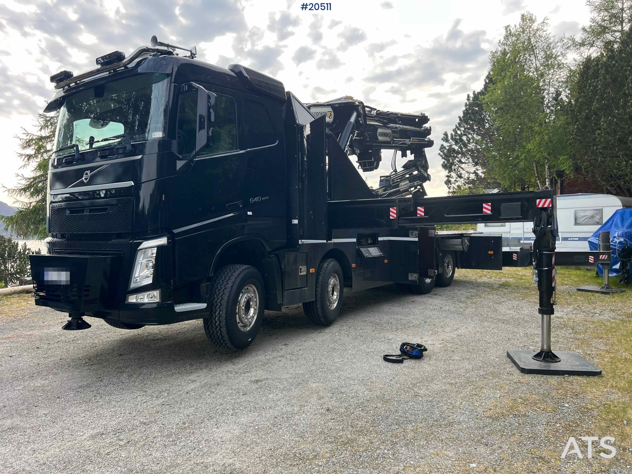 Volvo FH540 - Камион с кран: снимка 2 Volvo FH540 - Камион с кран: снимка 2