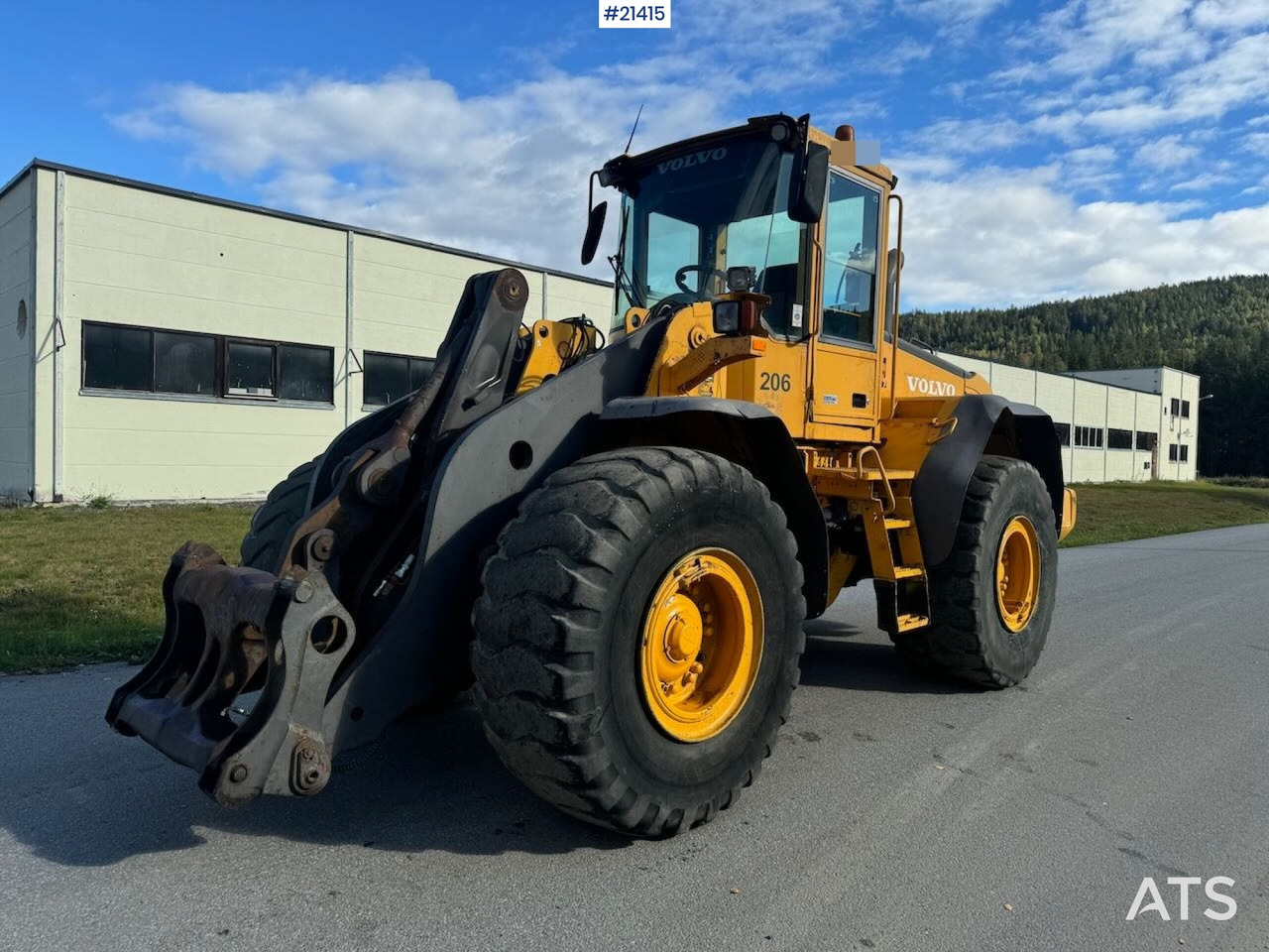 Volvo L110E - Колесен товарач: снимка 2 Volvo L110E - Колесен товарач: снимка 2