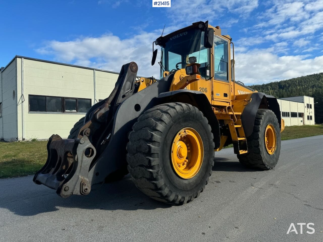 Volvo L110E - Колесен товарач: снимка 1 Volvo L110E - Колесен товарач: снимка 1