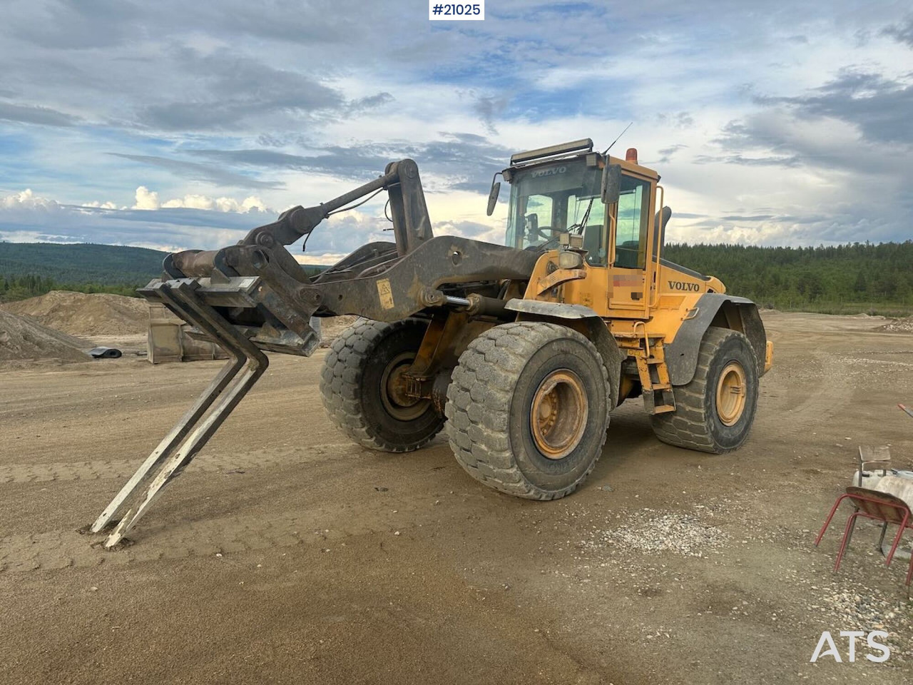 Volvo L120E - Колесен товарач: снимка 4 Volvo L120E - Колесен товарач: снимка 4