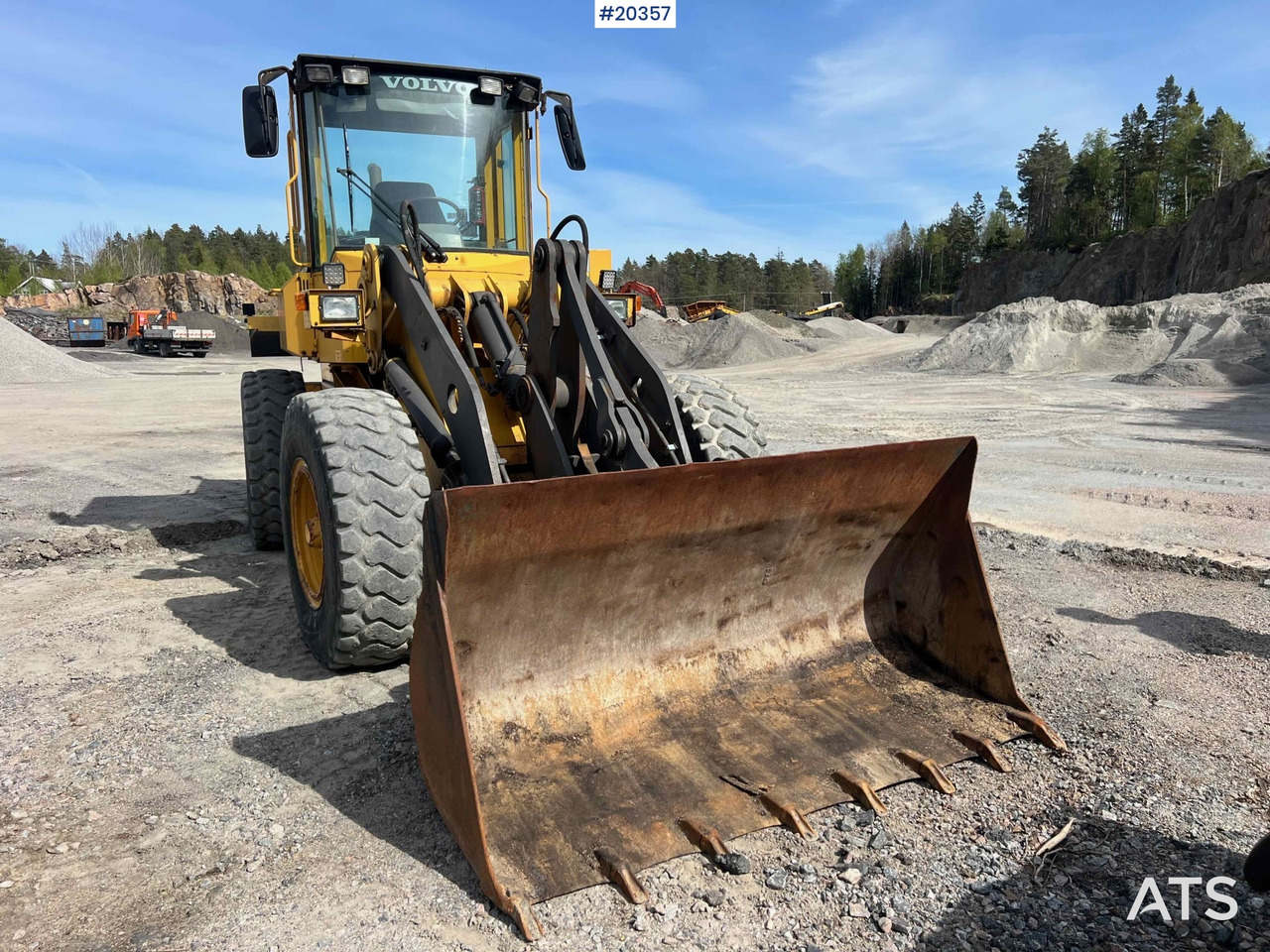Volvo L70C - Колесен товарач: снимка 3 Volvo L70C - Колесен товарач: снимка 3