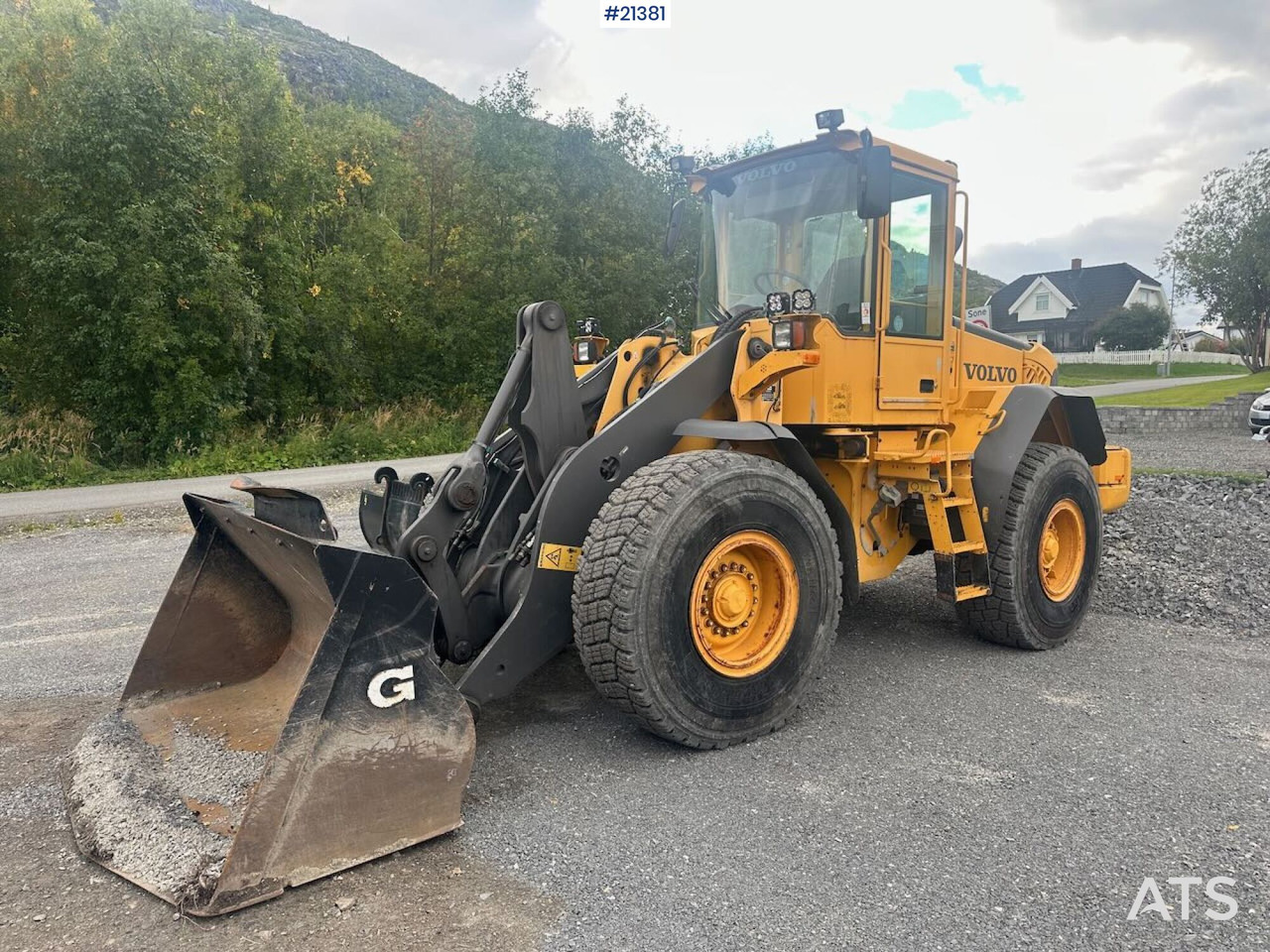 Volvo L90E - Колесен товарач: снимка 3 Volvo L90E - Колесен товарач: снимка 3
