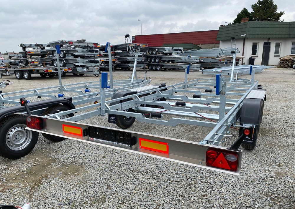 Boro Przyczepa pod ŁÓDŹ! 8,20M! - Колесар за лодка: снимка 3 Boro Przyczepa pod ŁÓDŹ! 8,20M! - Колесар за лодка: снимка 3