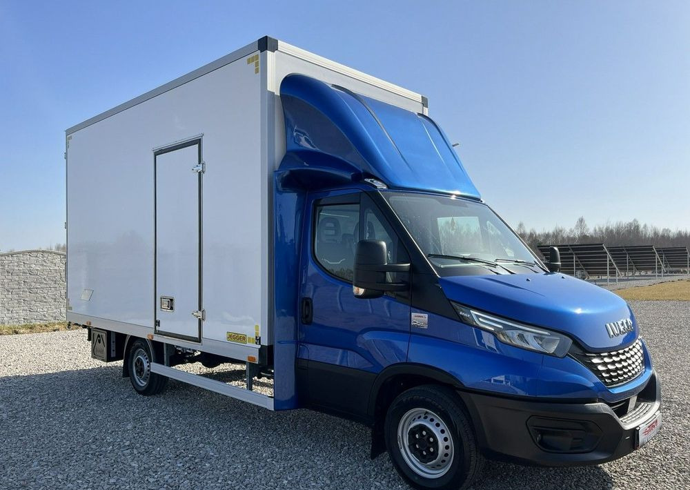 Лекотоварен автомобил фургон Iveco Daily: снимка 1