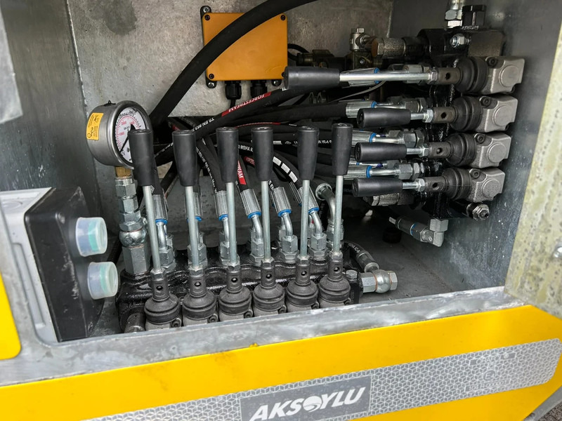 AKSOYLU AKT2 versie II special met extra Functie's 6 car-loader Autotransporter - Автовоз полуремарке: снимка 4 AKSOYLU AKT2 versie II special met extra Functie's 6 car-loader Autotransporter - Автовоз полуремарке: снимка 4