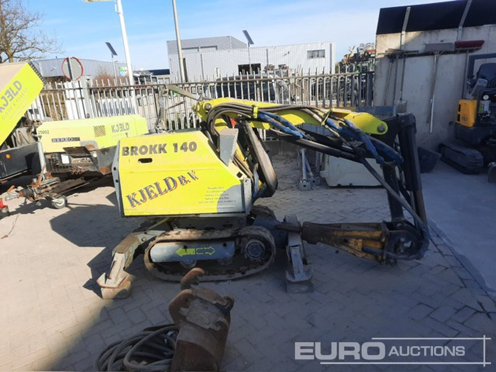 1996 Brokk 110E Remote Controlled Robotic Excavator, Rubber tracked, Stabilisers, Piped, All. Piping, QH, Hammer, Bucket - Мини багер: снимка 2 1996 Brokk 110E Remote Controlled Robotic Excavator, Rubber tracked, Stabilisers, Piped, All. Piping, QH, Hammer, Bucket - Мини багер: снимка 2