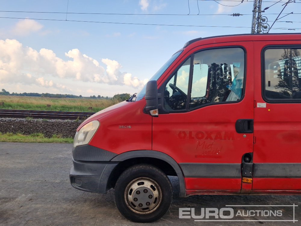 2013 Iveco Crew Cab Pick Up, Automatic Gearbox, Drop side - Бордови бус: снимка 3 2013 Iveco Crew Cab Pick Up, Automatic Gearbox, Drop side - Бордови бус: снимка 3