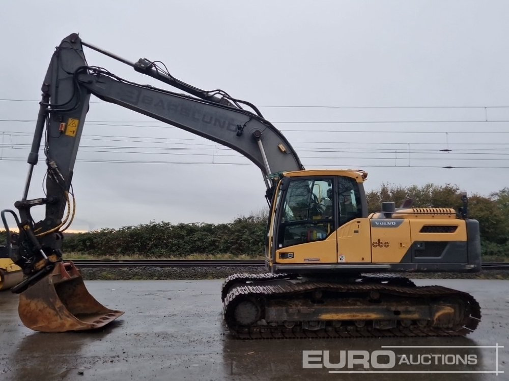 2013 Volvo EC220DL - Верижен багер: снимка 2 2013 Volvo EC220DL - Верижен багер: снимка 2